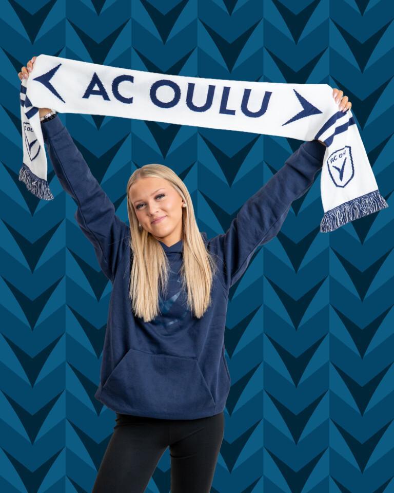 Valkoinen kaulahuivi, tummansininen teksti AC Oulu