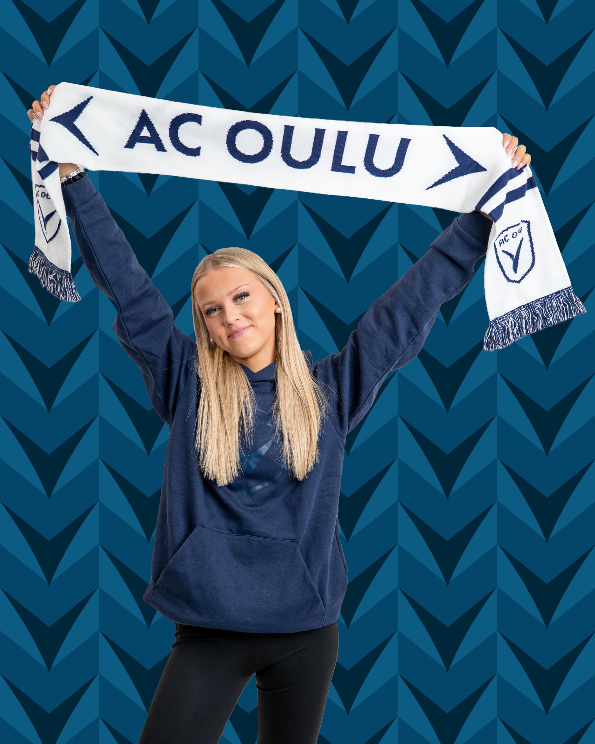 Valkoinen kaulahuivi, tummansininen teksti AC Oulu